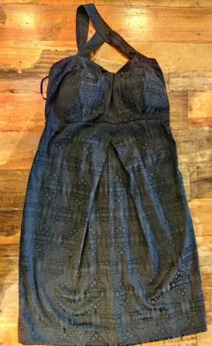 Lindo vestido preto estampado (com efeito fosco) para gestante.