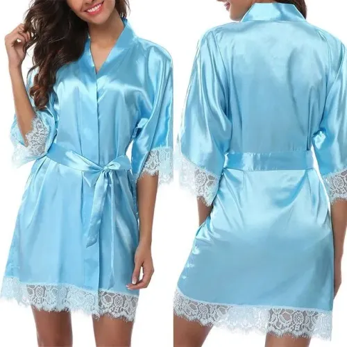 Robe de cetim com renda