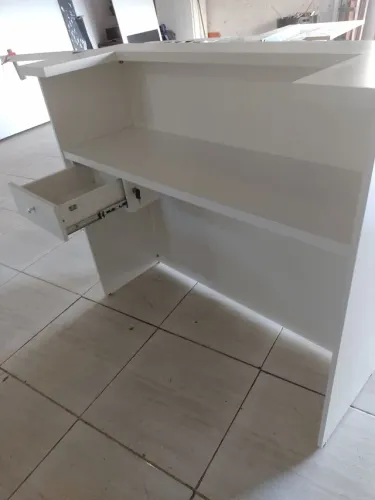 Balcão/recepção/caixa/atendimento 