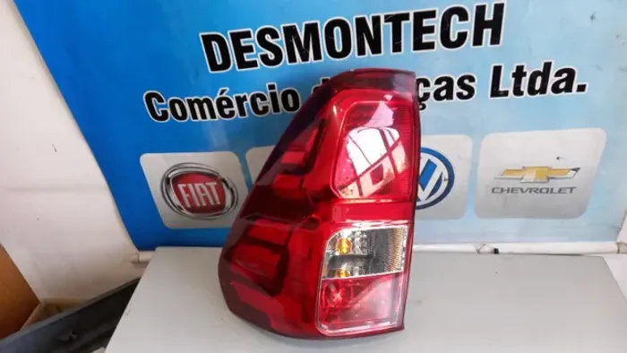 Lanterna hilux 2018 comum lado esquerdo
