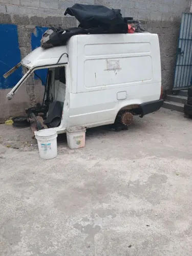 Baú com teto Fiorino 88 até 2002com baixa