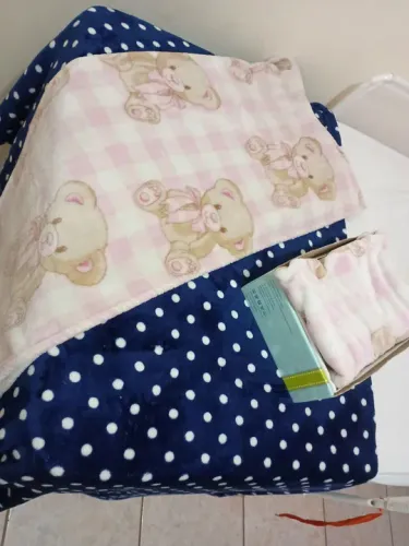 Cobertor infantil 30,00 reais cada 