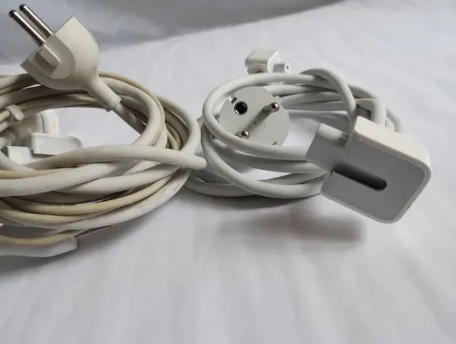 Fonte Apple e acessórios