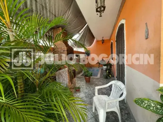 Ilha do Governador - Portuguesa - Casa Tríplex - Piscina - Varandas - Sala - 4 Quartos - A