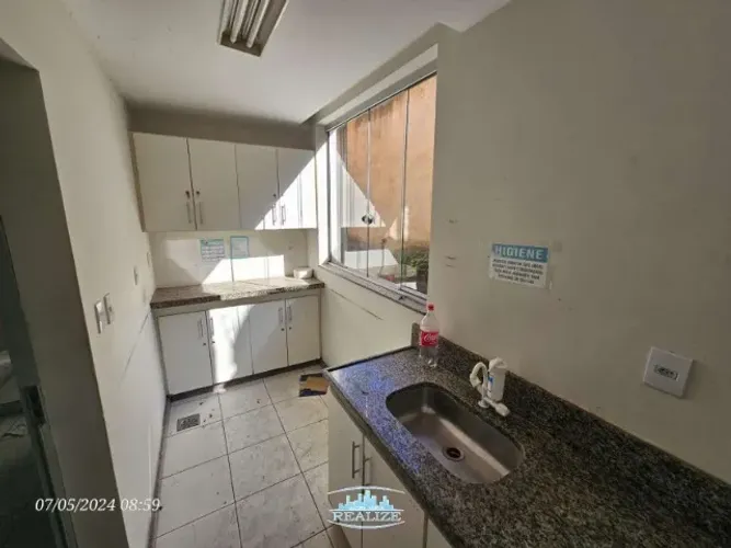 Cód. 4272 - Vende loja Jardim Panorama, 430 m² com 02 banheiros