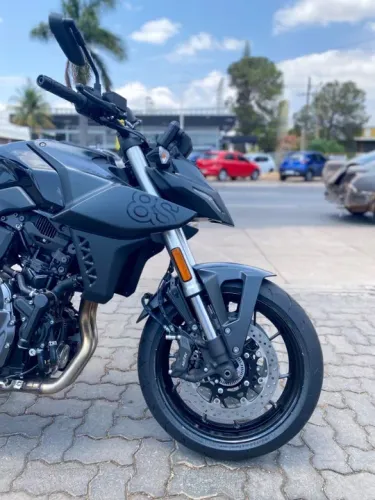 SUZUKI GSX - 8S 0KM