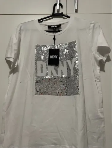 Camiseta DKNY com Sequins - Tamanho M