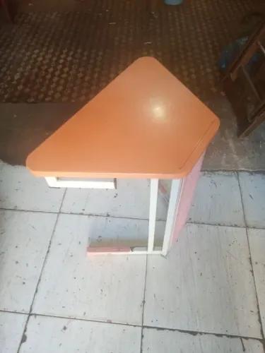 Mesa com cadeirinha
