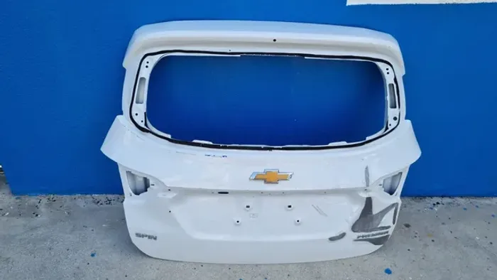 Tampa traseira Chevrolet GM Spin 2019/2023 Original