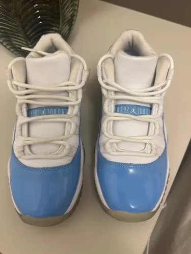 Jordan 11 número 34,5