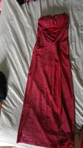 Vestido de festa comprei pra ir num aniversário de 15 anos só usei 1 vez tá novo