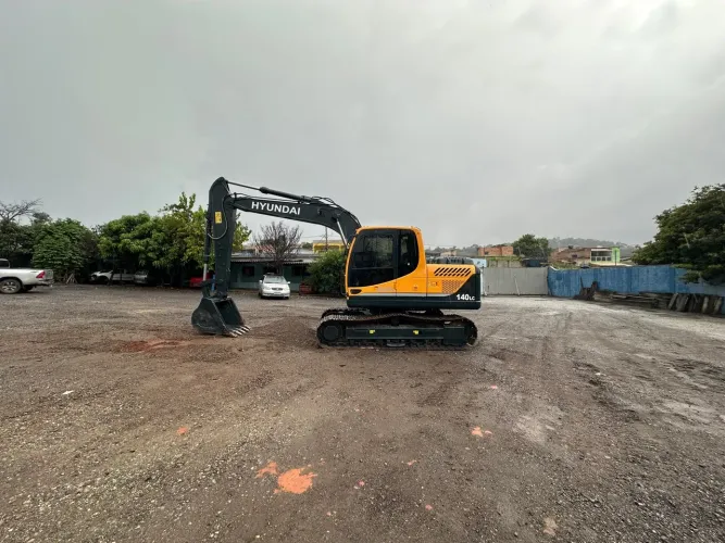 Escavadeira Hyundai 140 LC-9 2020