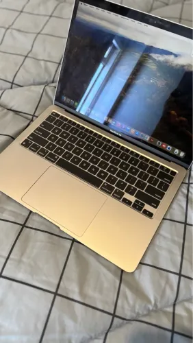 MacBook Air M1