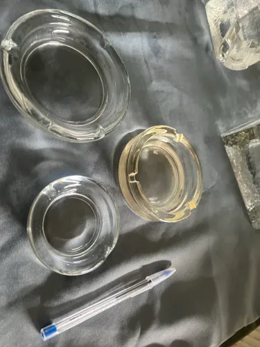 3 cinzeiros de vidro