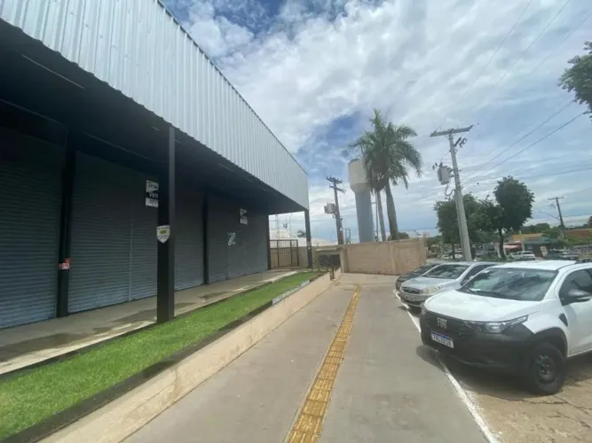 Loja Comercial Av. Presidente Juscelino Kubitschek, 258,62 m², Setor Jardim Presidente, Go