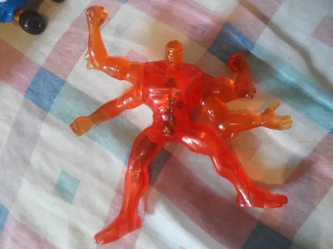 Boneco Inimigos do Ben 10 vermelho Mcdonald's Mc lanche Feliz 2007