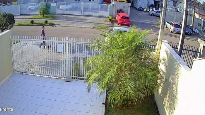 ? PROTEJA SEU PATRIMÔNIO COM CÂMERAS COM ALARME INTEGRADO! ?