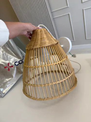 Lustre de bambu e vime