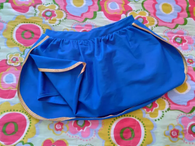 Short Saia Azul com Detalhes Dourados - Academia