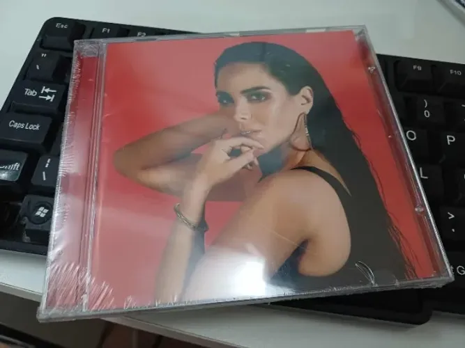 Wanessa Camargo Universo Invertido Red