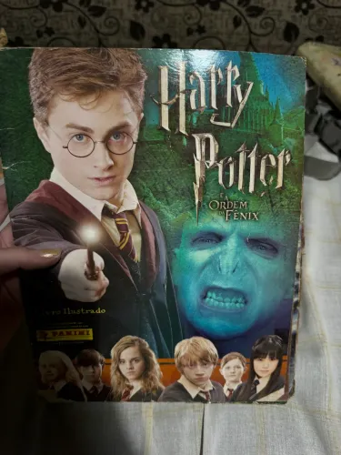Álbum raro de figurinhas do Harry Potter e a ordem da Fenix quase completo + Azkaban