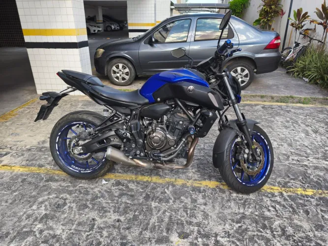Vendo moto YAMAHA/MT07 ABS
