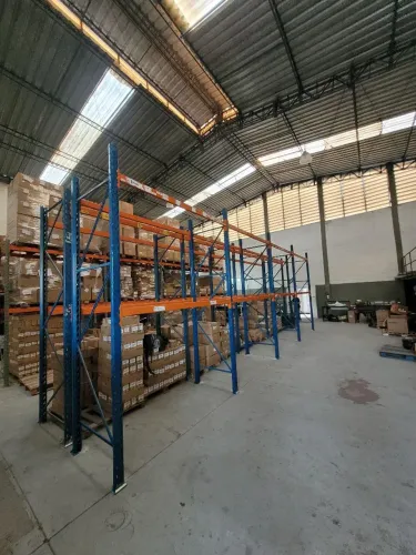 Prateleiras de aço para comércio