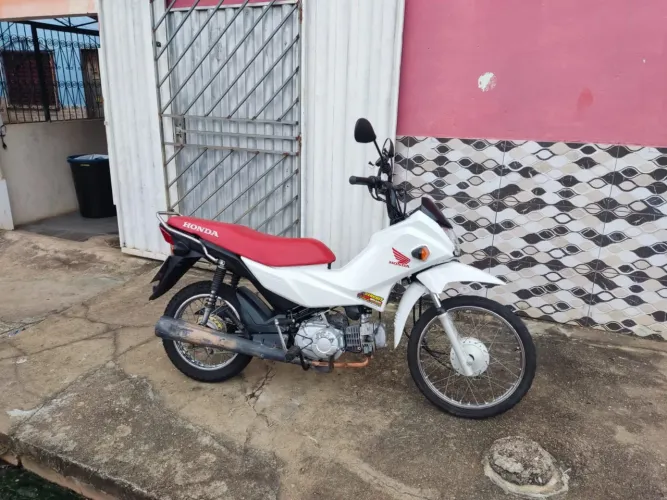 Pop110i branca , toda quitada e conservada 