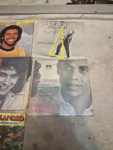 Disco de vinil variados. Valor unitário 