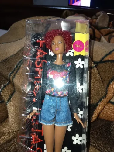 Barbie feshionistas nega