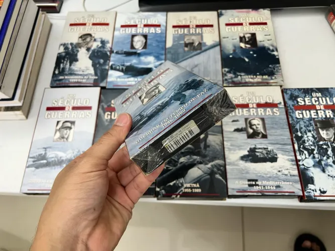 Coleção Fitas VHS - Um Século de Guerras - Lacrada - Preservada