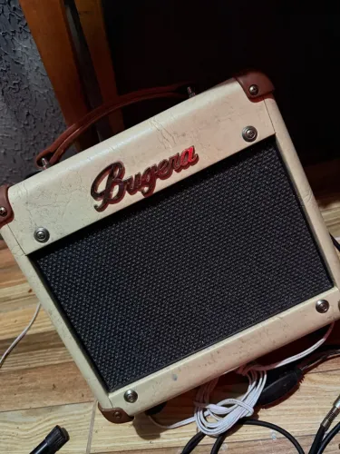 Amplificador Bugera BC 15 valvulado ( acompanha fonte)