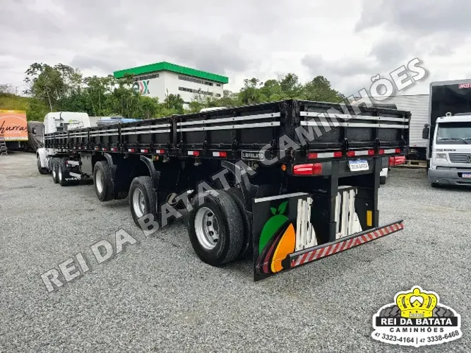 Carreta 3 Eixos Vanderléia 14,30 M Carga Seca C/ Pneus