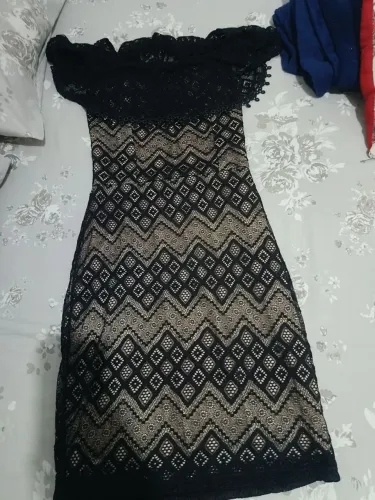Vestido rendado preto elegante