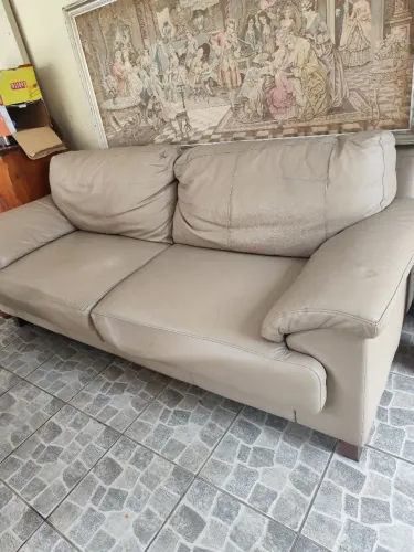 Sofá de Couro 3 Lugares Bege