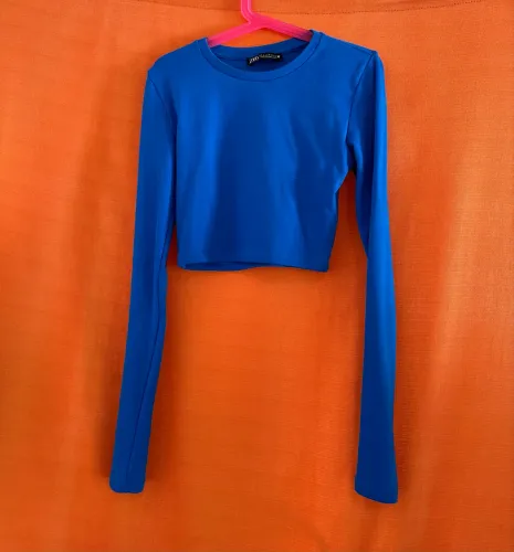 Camisa cropped/ manga comprida