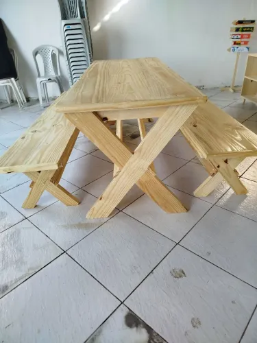 Mesa pernas em x com 2 bancos. Para área externa, deck ..