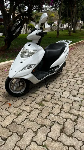 Suzuki Burgman 125 - 2014 Muito Nova - 40.000 km - Revisada -Automática - Econômica