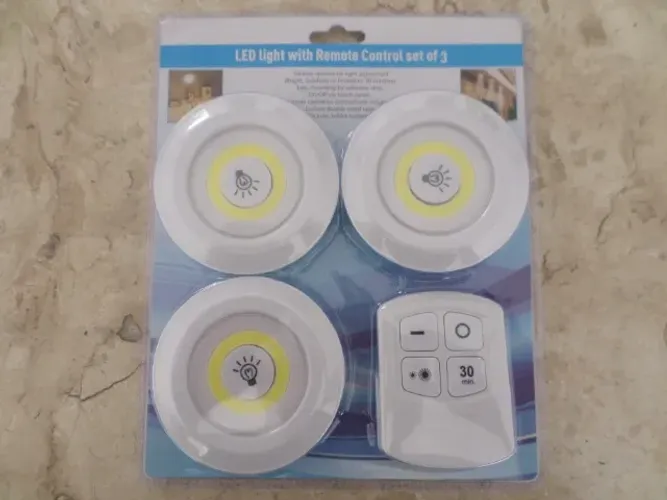 Luminária de LED c/ Controle Remoto