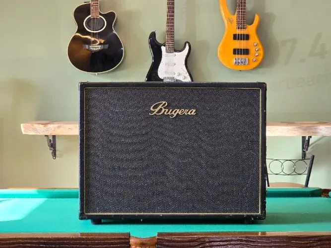 Caixa Bugera 2x12 V-BK