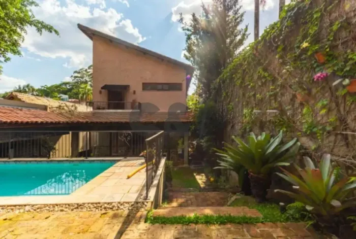 Casa de Vila - 3 Dormitórios (Suítes) à Venda no Jardim dos Estados - São Paulo/SP.