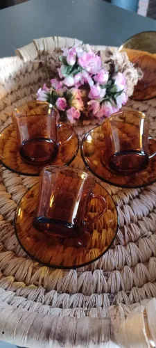 Xícaras de café duralex com pires 3 unidades, acompanha um pires sobresalente