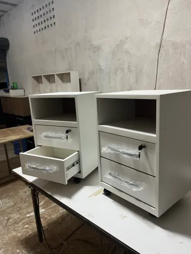 Criado mudo ou cabeceira de cama 