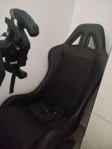 Cadeira Gamer para Simulação de Corrida