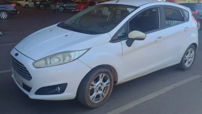 Ford Fiesta 1.6 16V Flex Aut. 5P 2015
