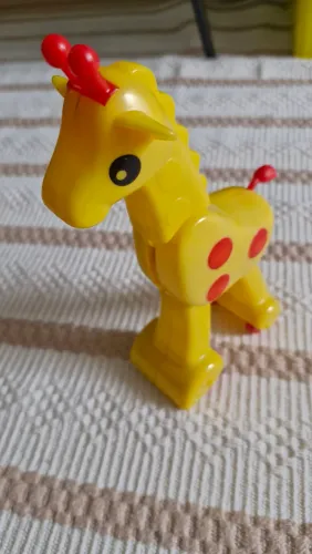 Gina Girafa Elka Corre Corre