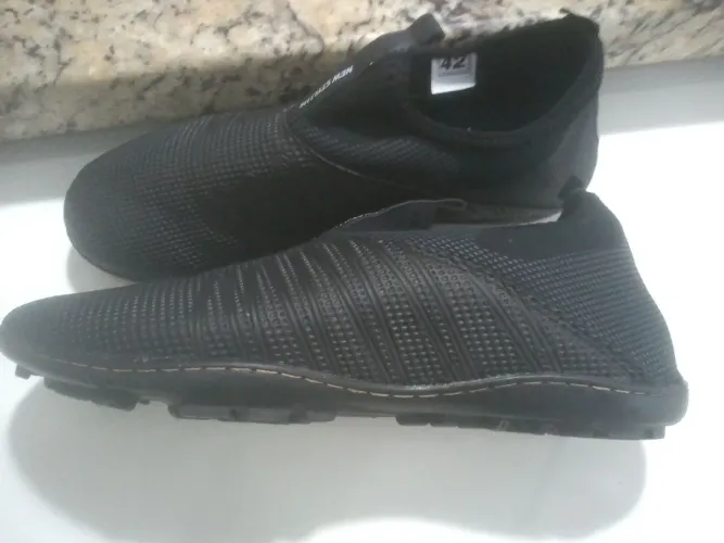 Chuteira importada,botinha preta 