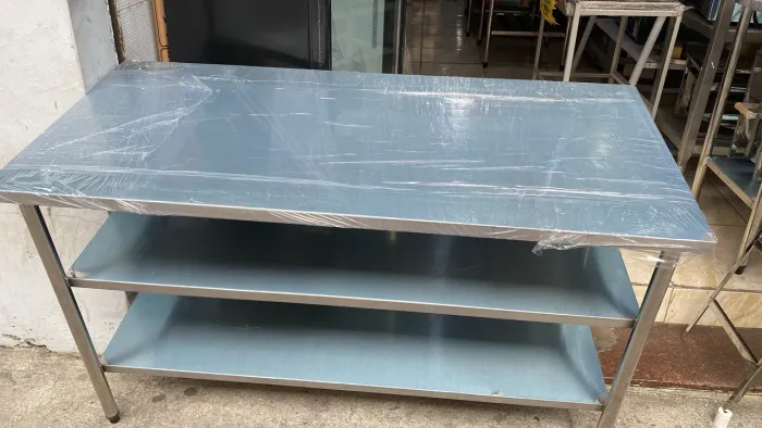MESA DE AÇO INOX REFORÇADA 1,50 x 70 NOVA COM 2 PRATELEIRAS