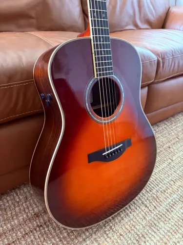SEM TROCA, PRA SAIR LOGO Violão Yamaha Transacoustic LL-TA Sunburst