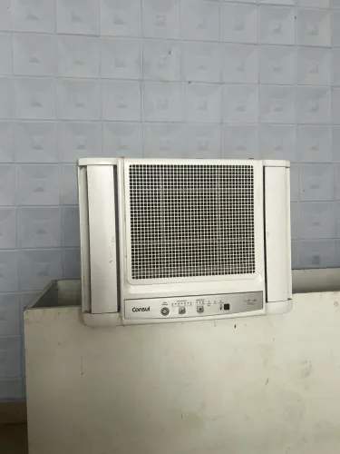 AR-CONDICIONADO CÔNSUL 7500 Btus ( Janela )